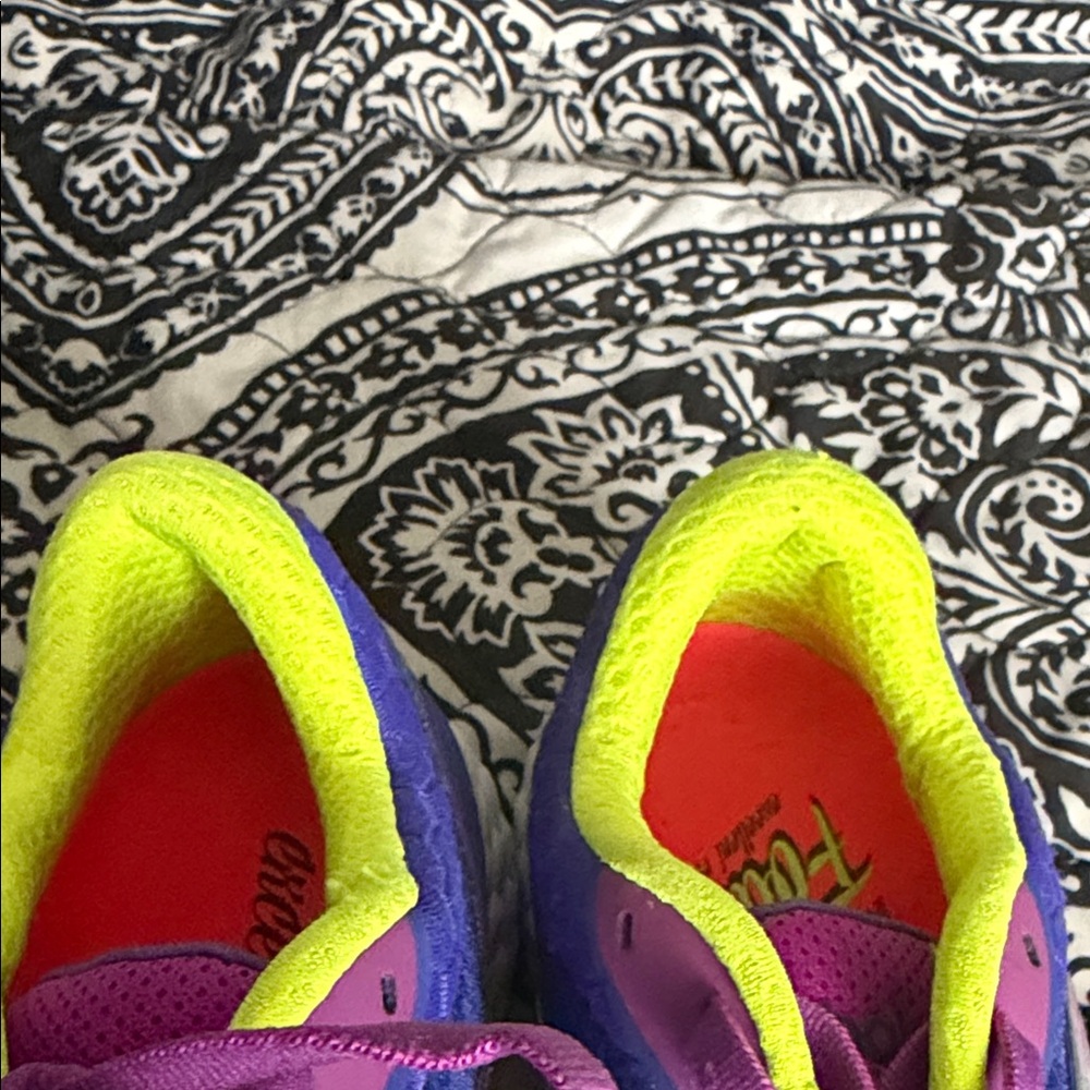 New Balance Women's Purple and Blue Athletic Shoes - Picture 5 of 6